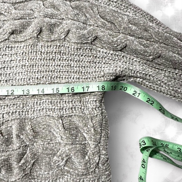 Pink Rose Silver-Gray Cable Knit Luxury Sweater - Picture 4 of 7